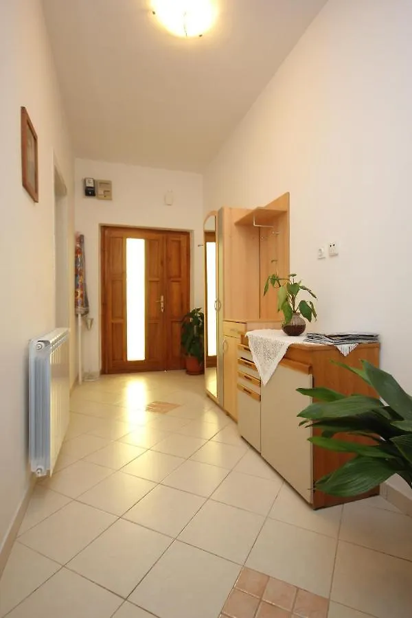 Apartments By The Sea Kali, Ugljan - 8503  カリ